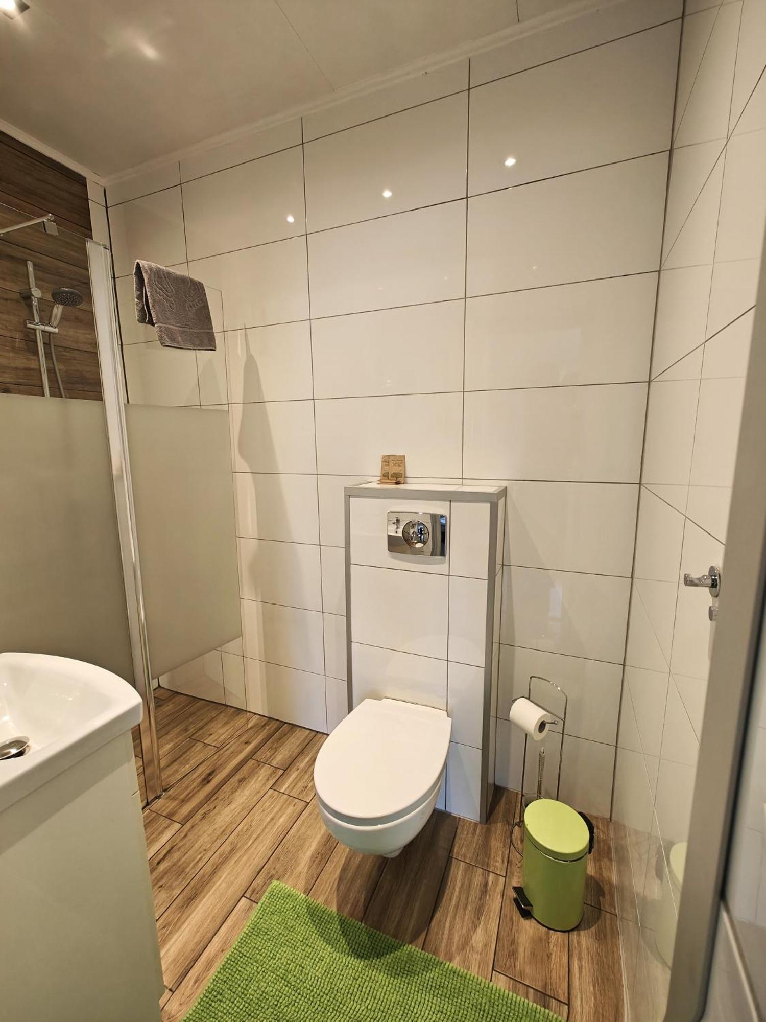 7Th Room Guest House Освенцім Екстер'єр фото
