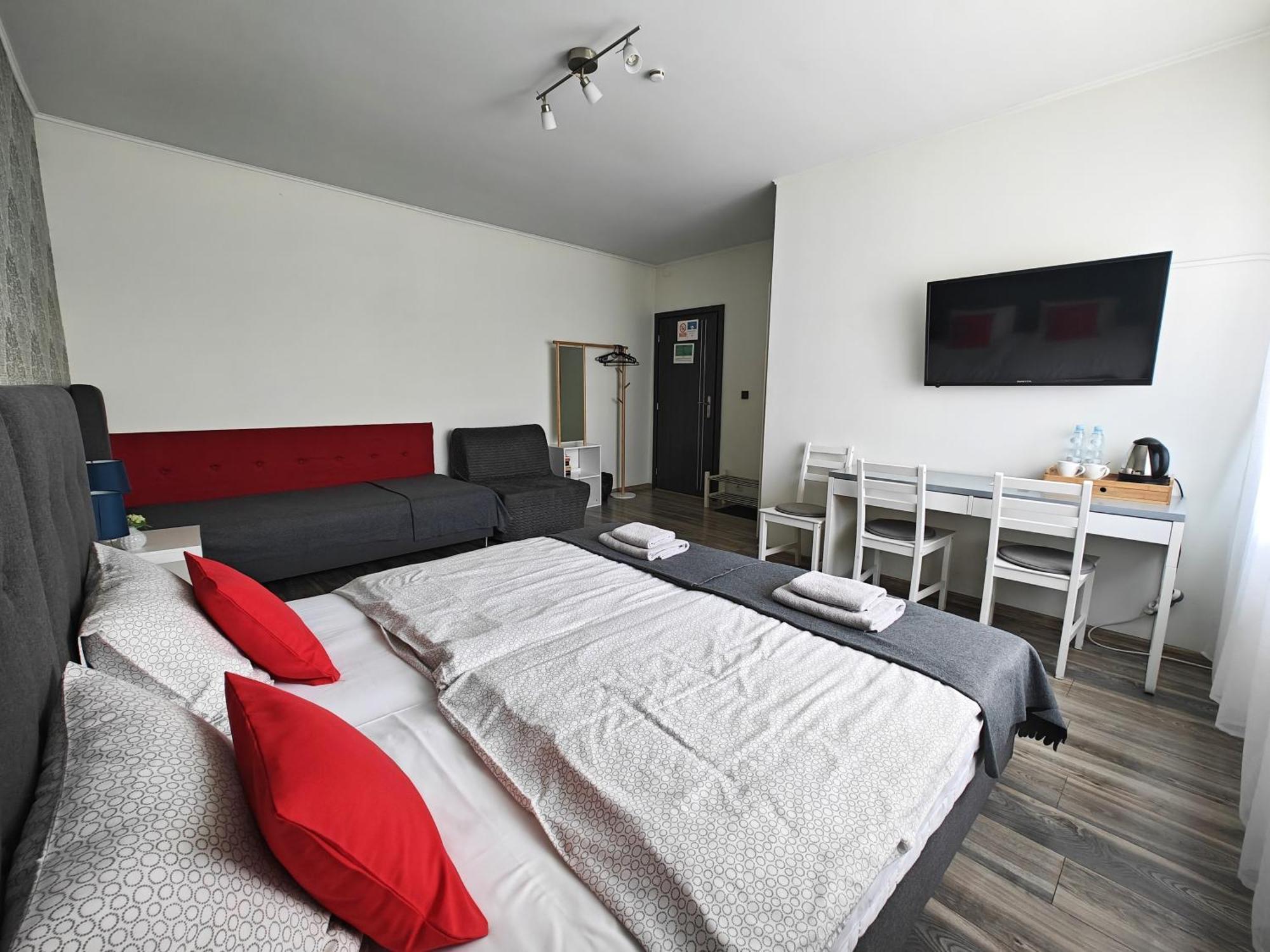 7Th Room Guest House Освенцім Екстер'єр фото