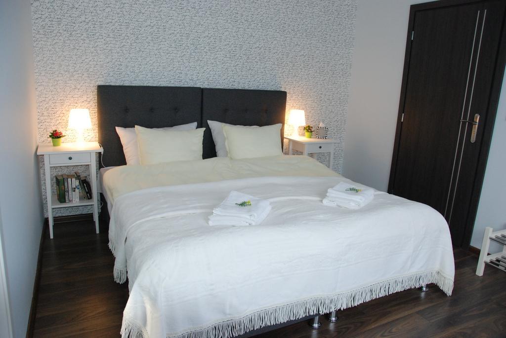 7Th Room Guest House Освенцім Екстер'єр фото