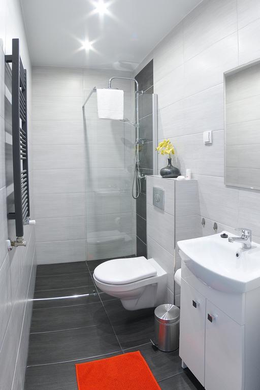 7Th Room Guest House Освенцім Екстер'єр фото