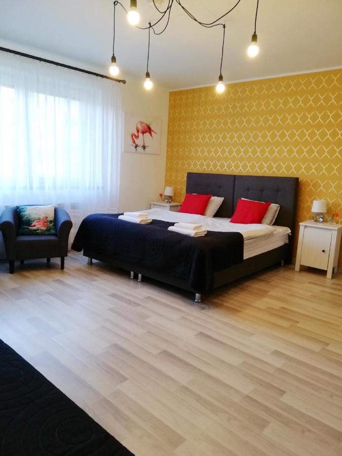 7Th Room Guest House Освенцім Екстер'єр фото